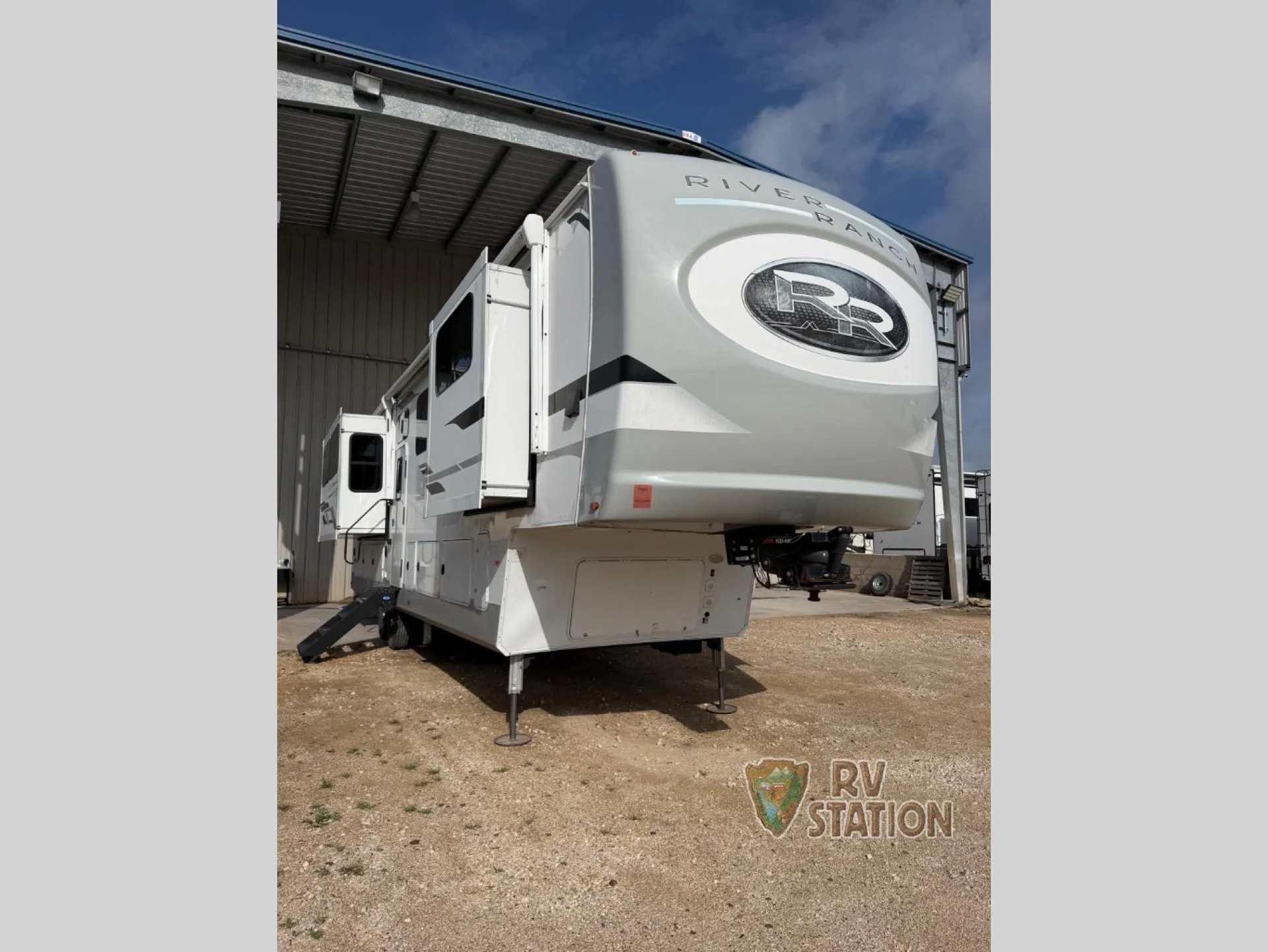 2021 Palomino River Ranch 392MB - Photo 3