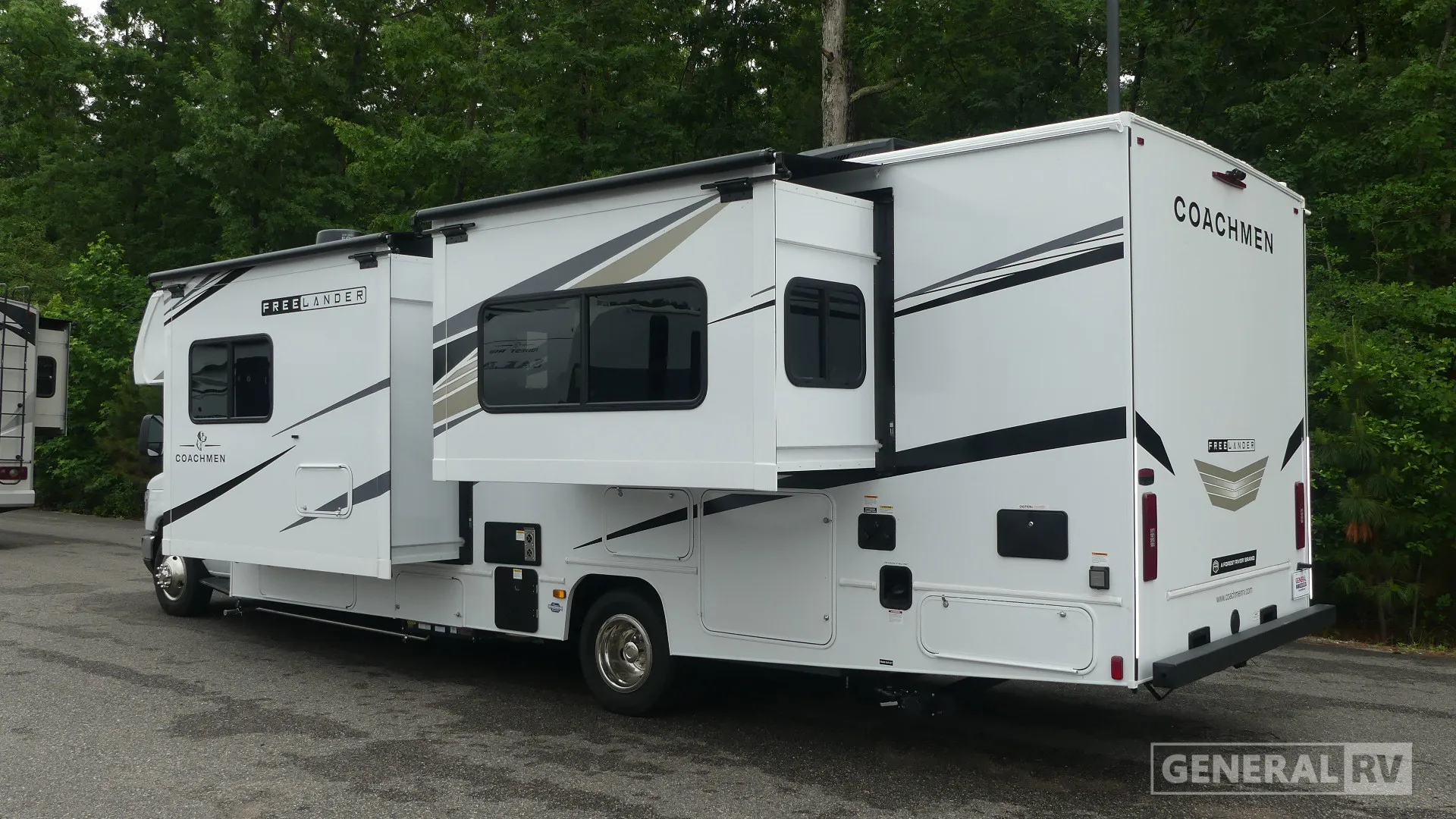 2026 Coachmen Freelander 30KB - Photo 4