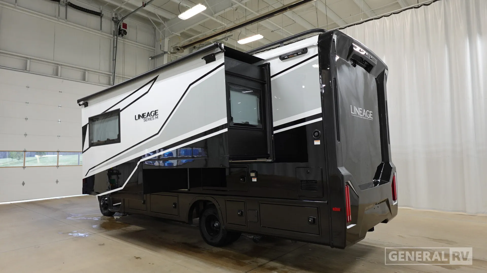 2026 Grand Design Lineage Series M 25FW - Photo 4