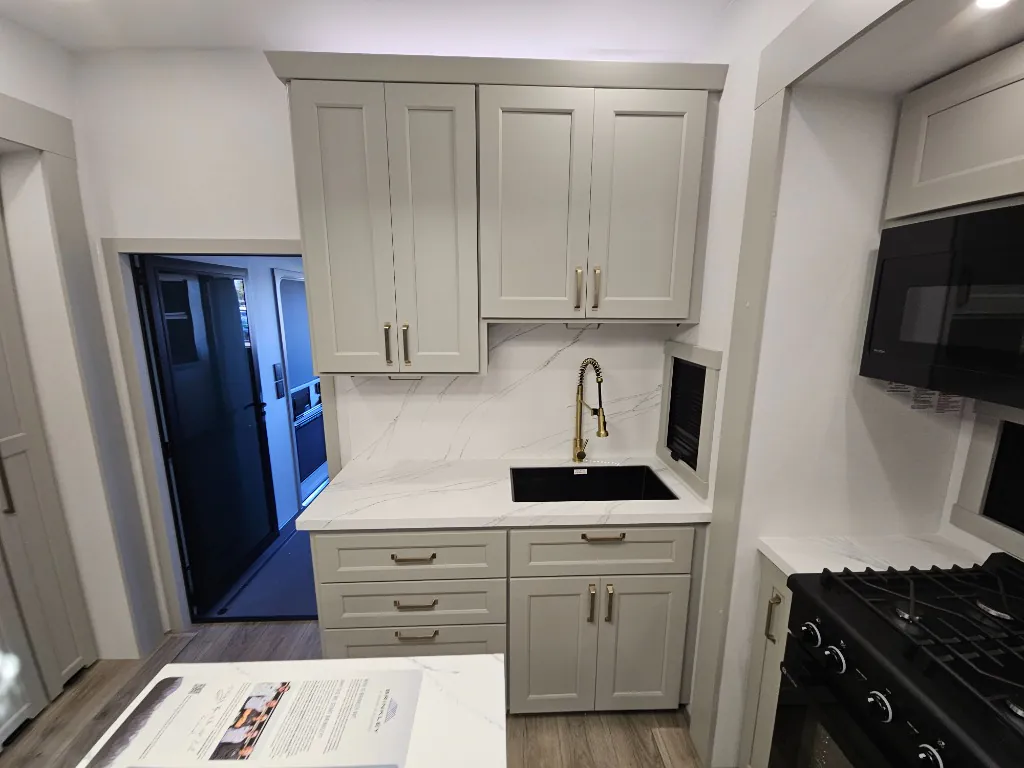 2026 Brinkley Model G 3950, Kitchen photo 5