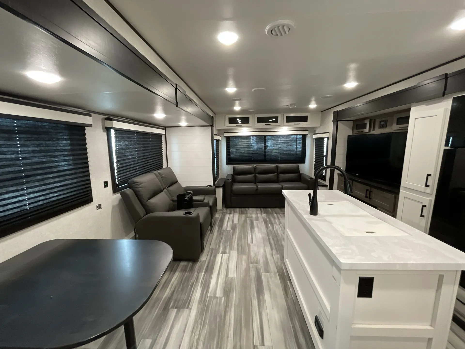 2024 Jayco Jay Flight 334RTS — living area main