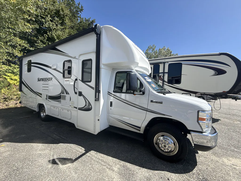 2019 Forest River Sunseeker 2440DS, Photos photo 5
