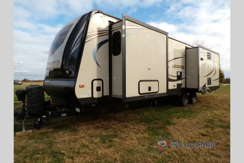 2016 Prime Time LaCrosse 330RST - Photo 2