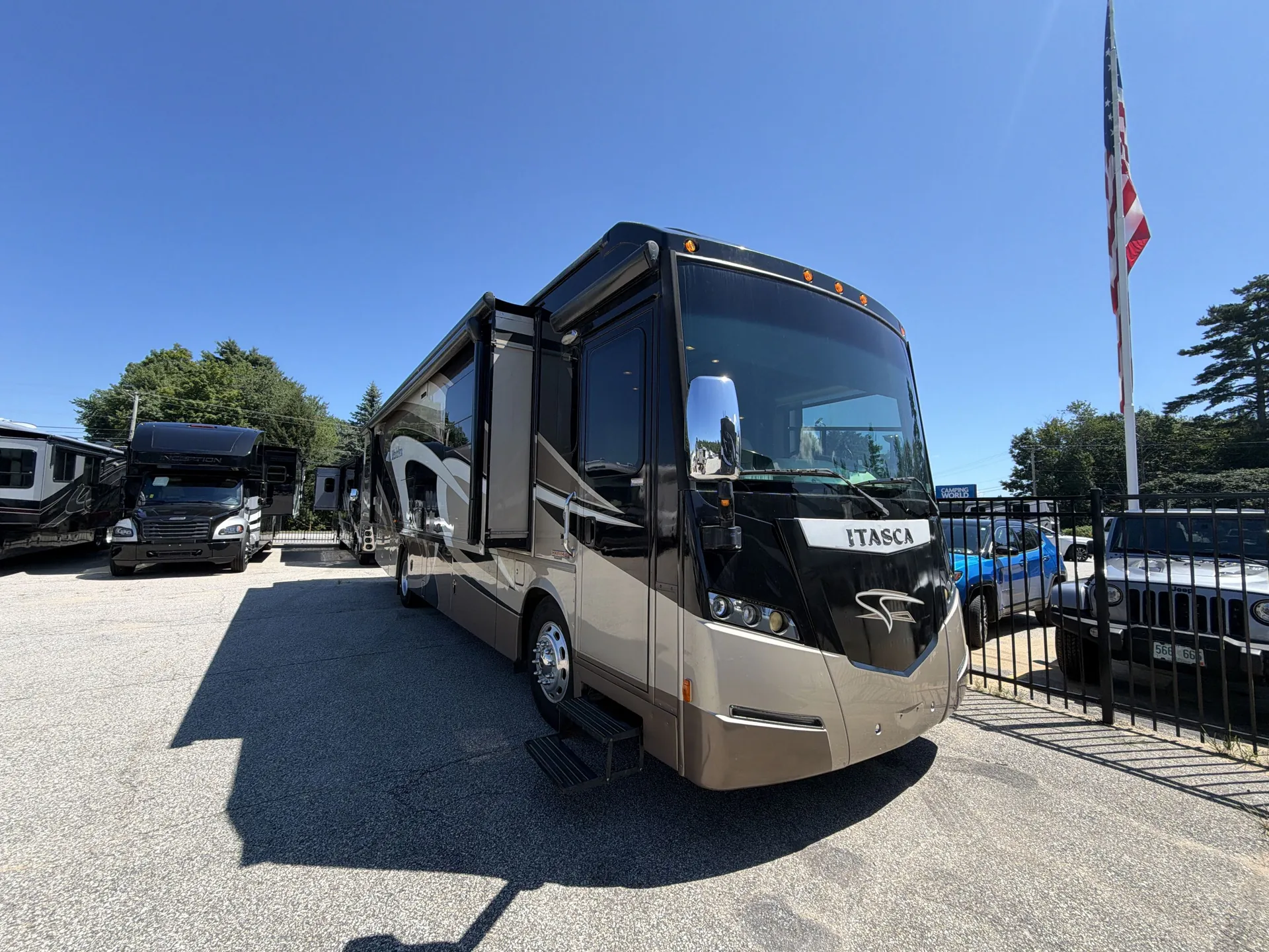 2015 Winnebago Meridian 36M - Photo 2