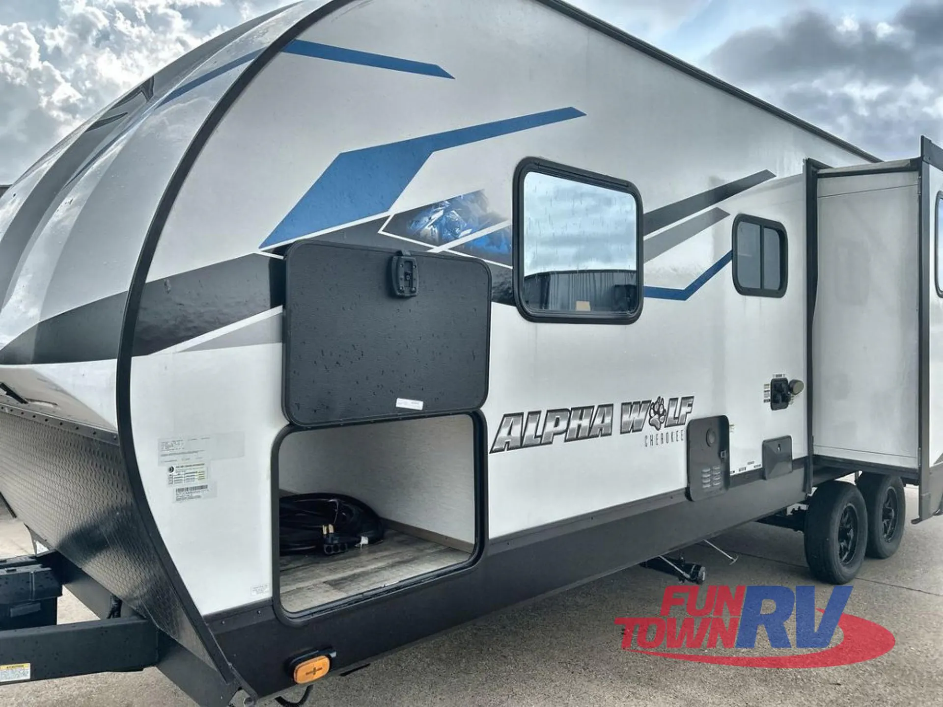 2024 Forest River Cherokee Alpha Wolf 23LDE - Photo 4