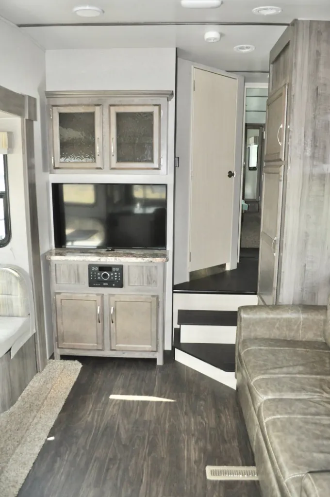 2018 Winnebago Minnie Plus 25RKS - Photo 4