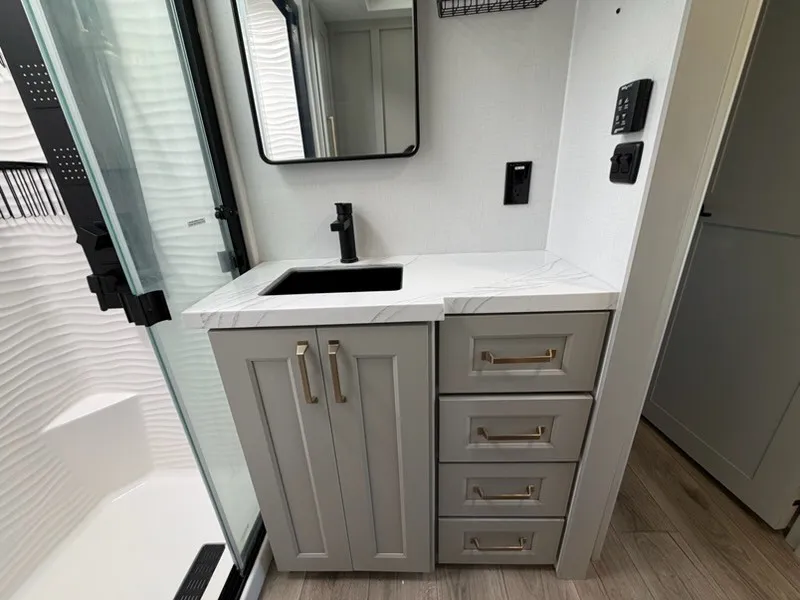 2025 Brinkley Model G 4100, Photos photo 21