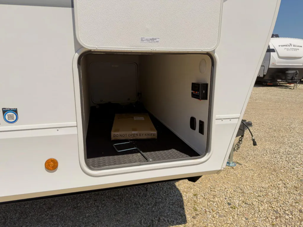 2026 Forest River Cherokee Alpha Wolf 33BH, Photos photo 15