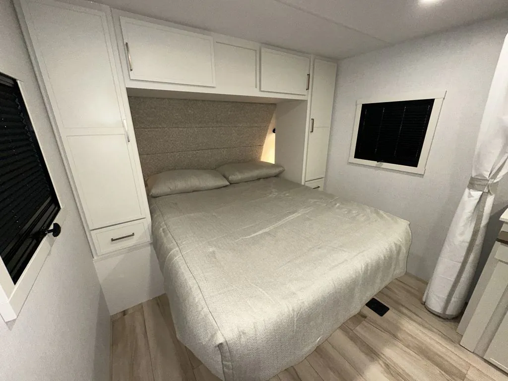 2026 Brinkley Model Ix 23X, Photos photo 24