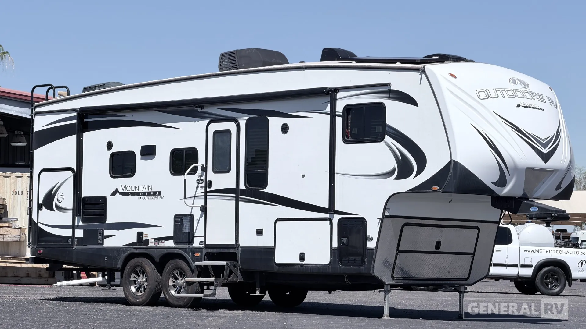 2020 Outdoors RV Mountain Series Glacier Peak F27MKS - Photo 2