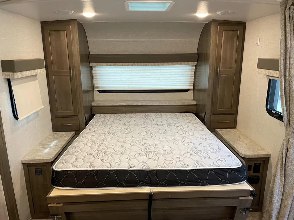 2022 Forest River Flagstaff Micro Lite 25BRDS, Photos photo 13