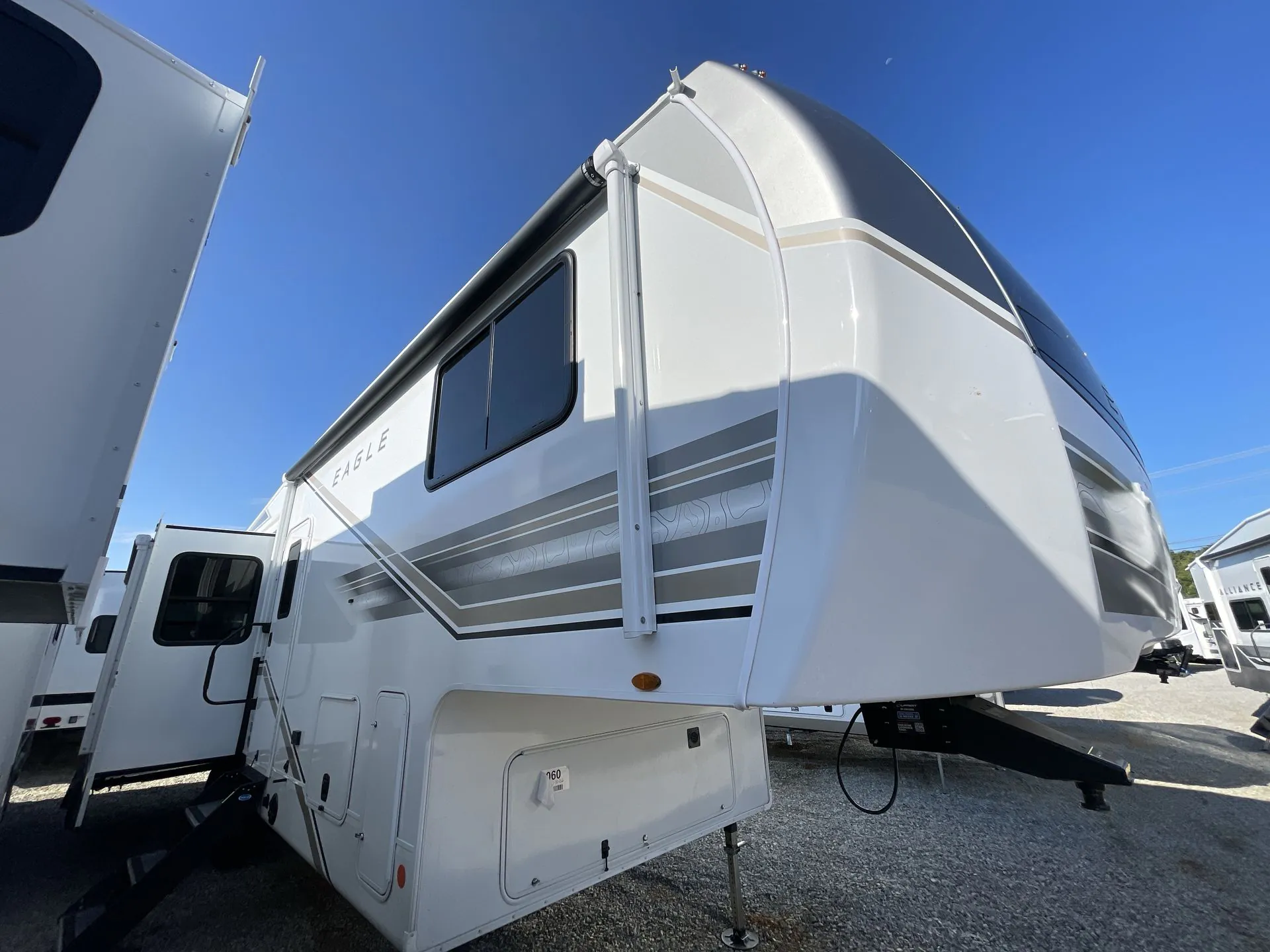 2027 Jayco Eagle 31RLT - Photo 2