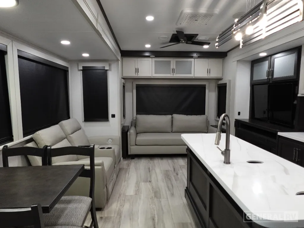2026 Keystone Alpine 3303CK - Photo 3