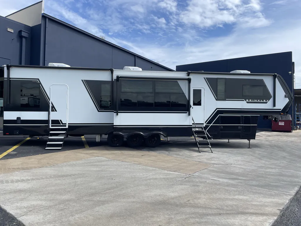 2025 Brinkley Model G 4100, Photos photo 28