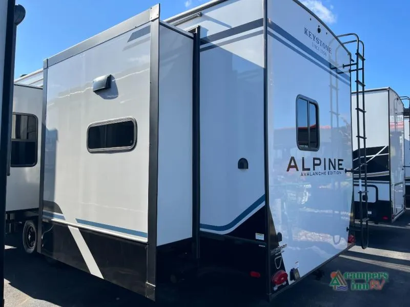 2026 Keystone Avalanche 366LS - Photo 4