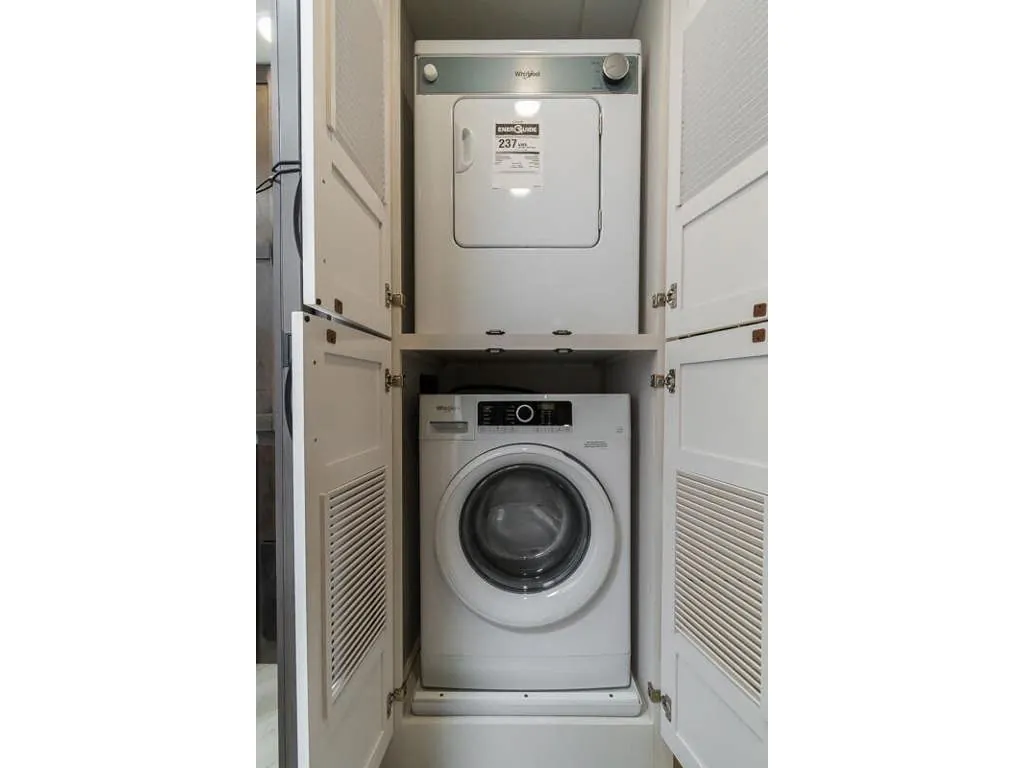 2027 Entegra Coach Accolade 37K, Photos photo 32