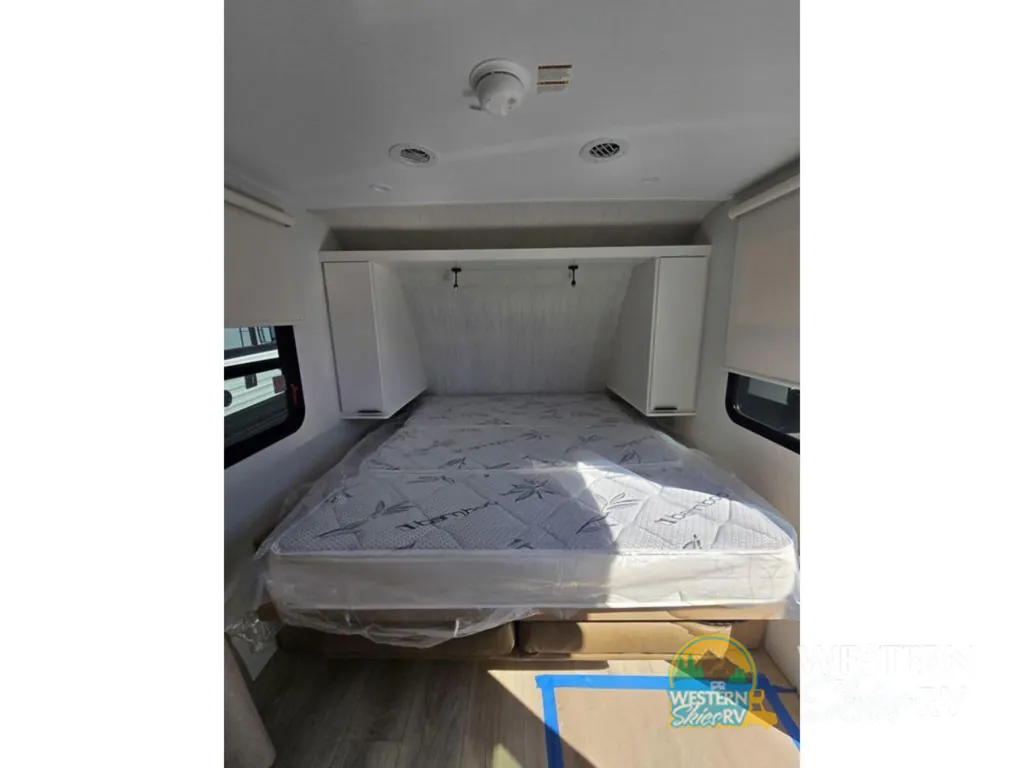 2027 Winnebago Micro Minnie 2108DS, Photos photo 12