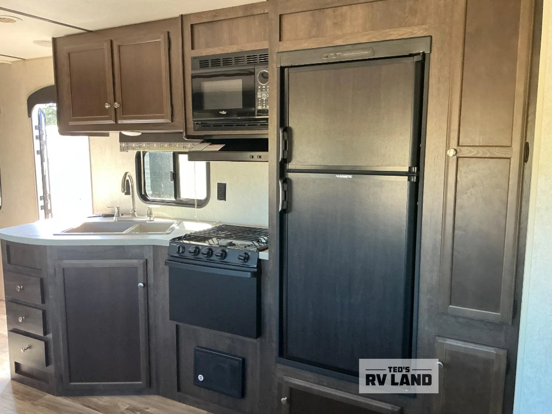 2018 Starcraft Autumn Ridge Outfitter 31BHU - Photo 2