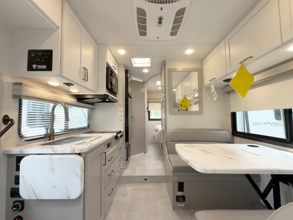 2026 Thor Motor Coach Quantum LZ22 - Photo 4