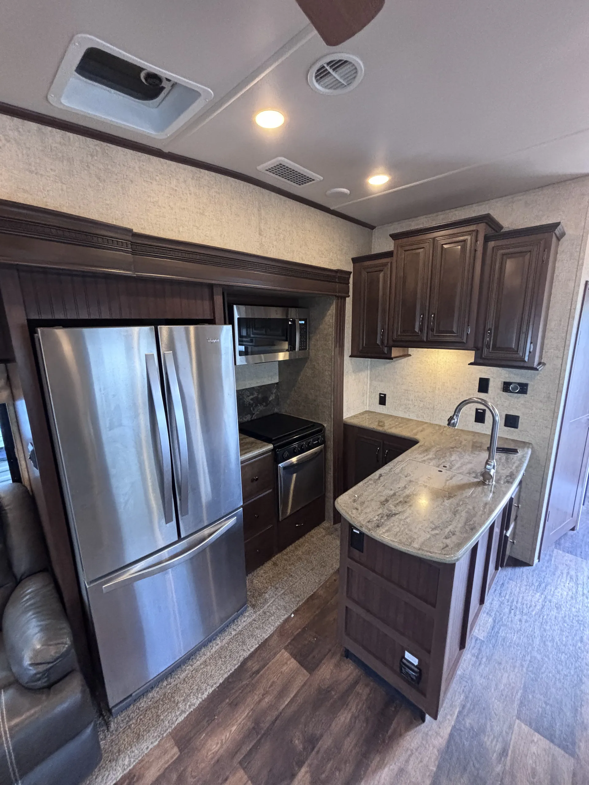 2016 Forest River Sandpiper 371REBH - Photo 4