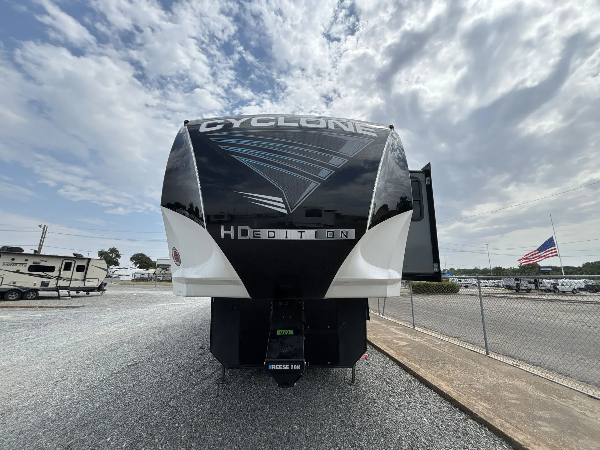 2022 Heartland Cyclone 4006 — front