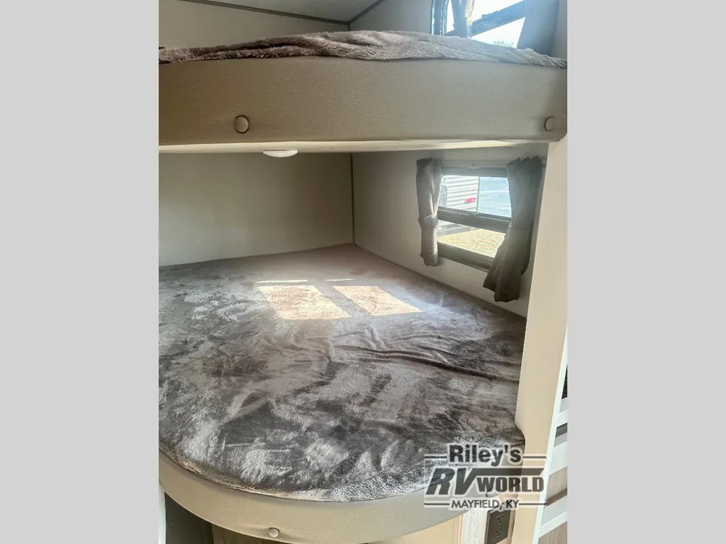 2026 Coachmen Catalina Legacy Edition 273DBHCK, Photos photo 22