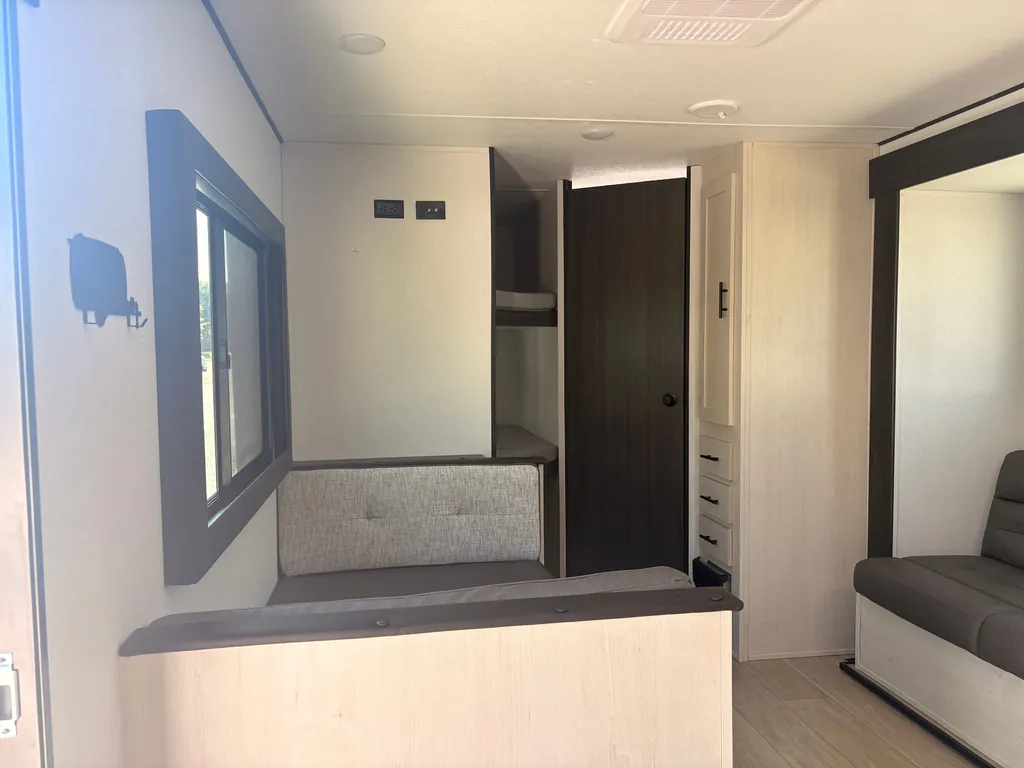 2027 Shasta RVs i-5 Edition 525RS, Photos photo 16