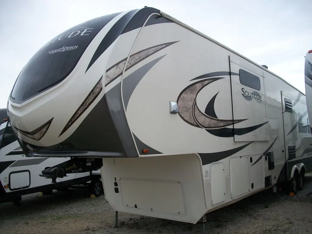 2018 Grand Design Solitude 373FB - Photo 4