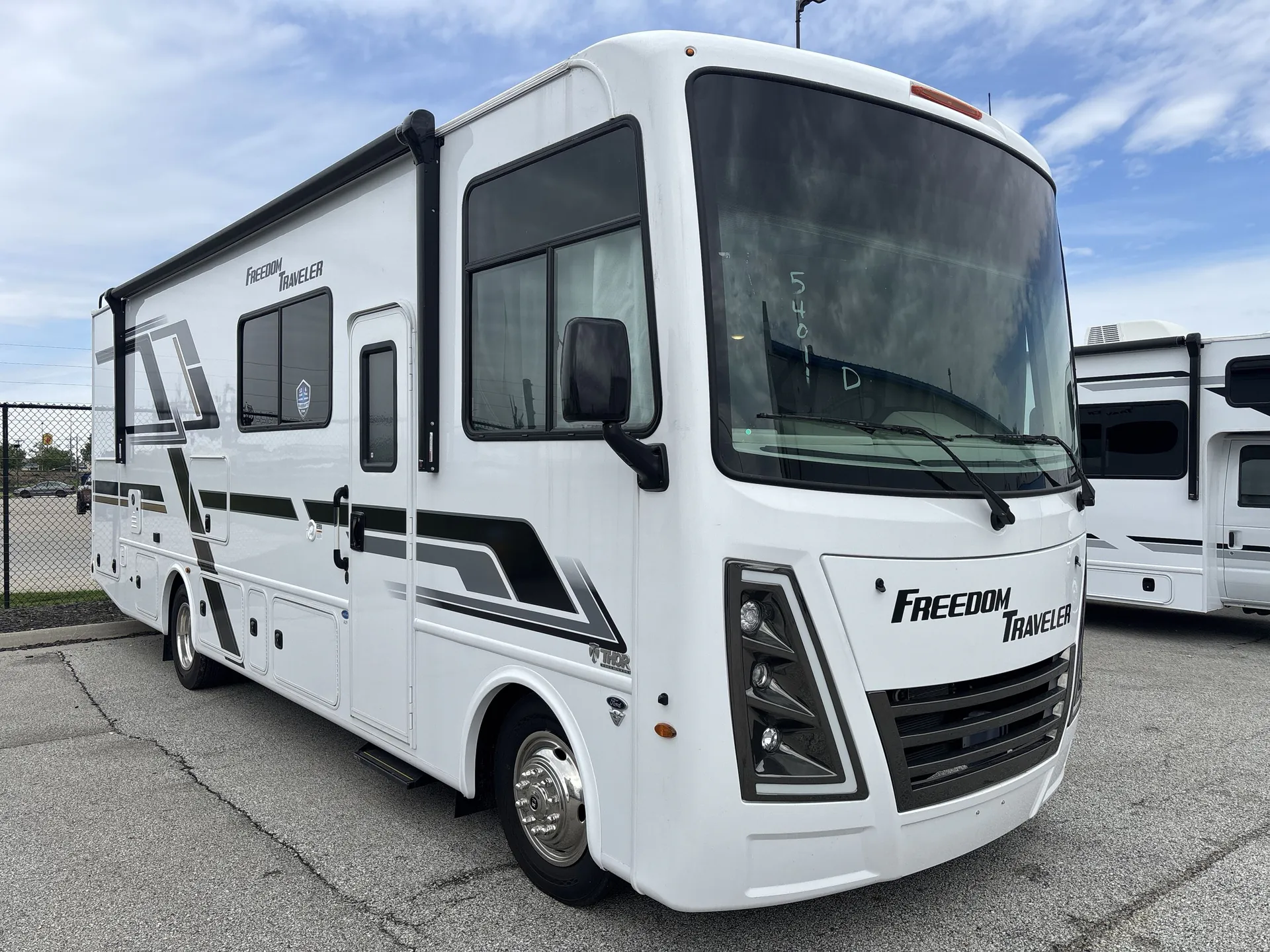 2027 Thor Motor Coach Freedom Traveler A29 - Photo 2