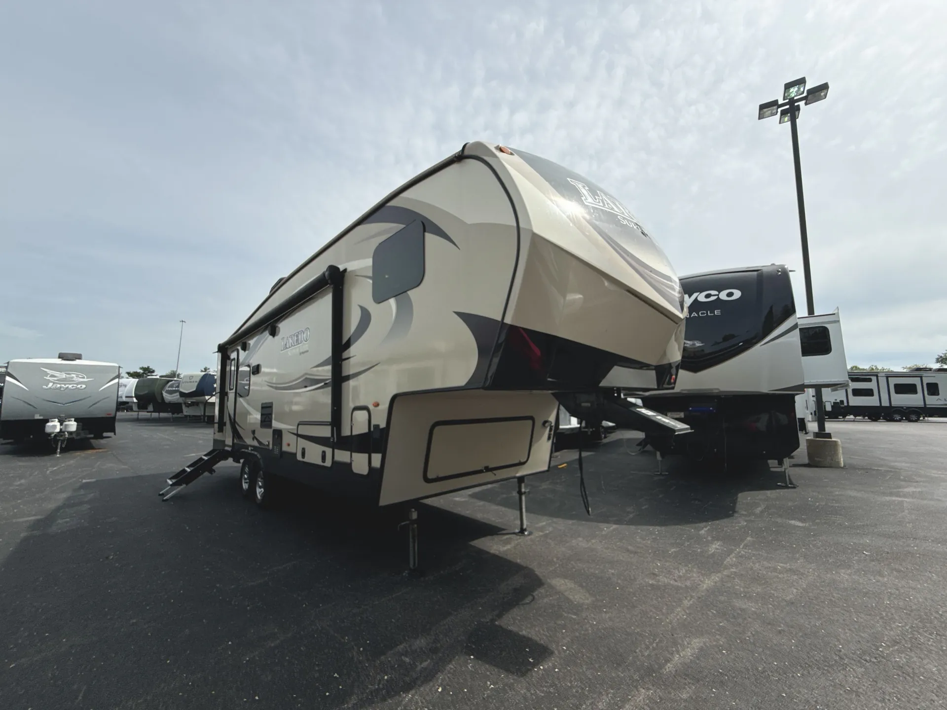 2018 Keystone Laredo 268SRL - Photo 2