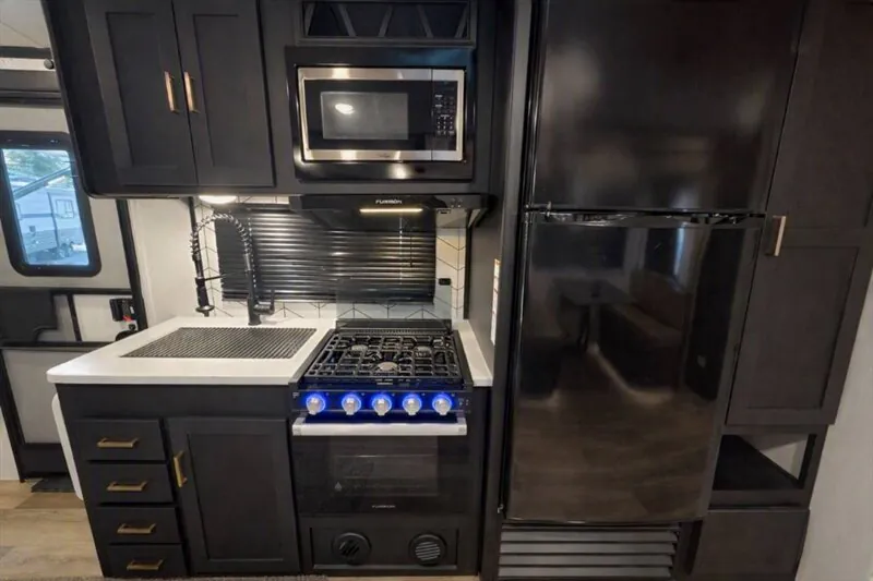 2023 Keystone Outback 343DB dealer photo 4 from Puyallup RV
