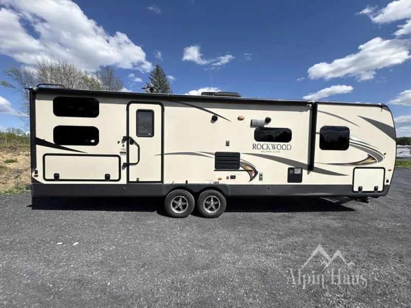 2019 Forest River Rockwood Ultra Lite 2706WS - Photo 4