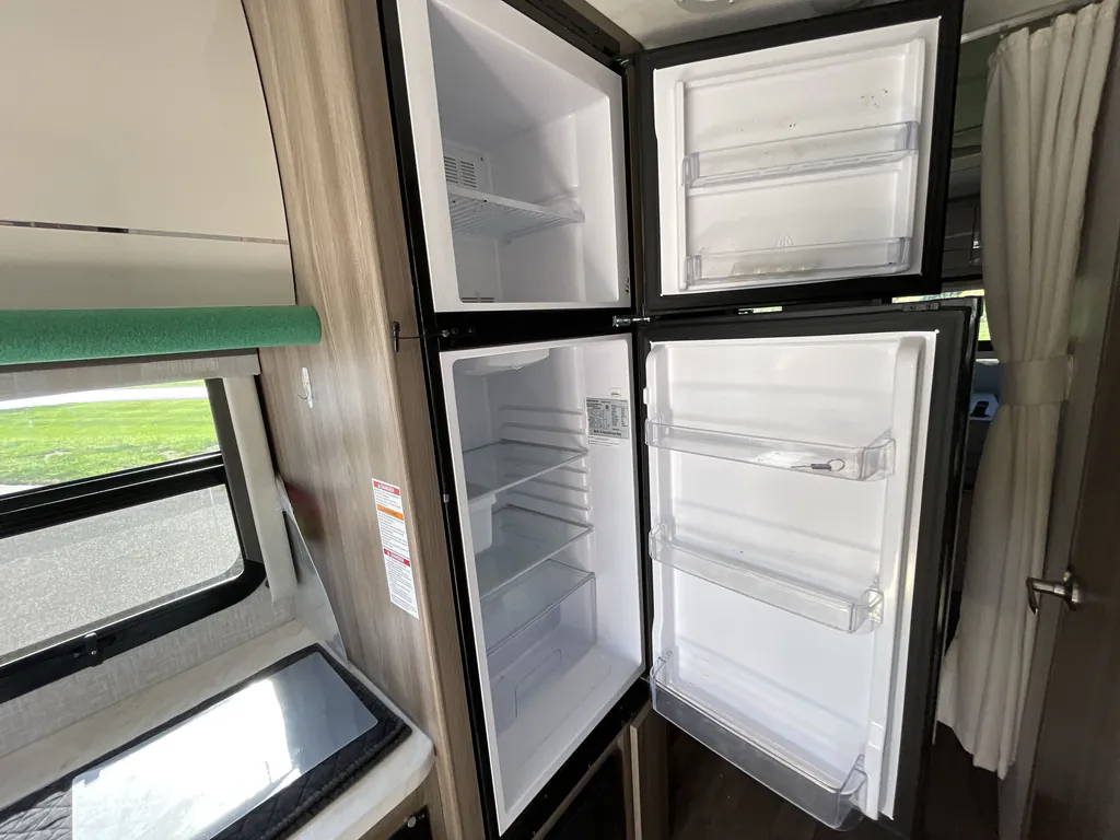 2025 Thor Motor Coach Axis 26.2, Photos photo 18