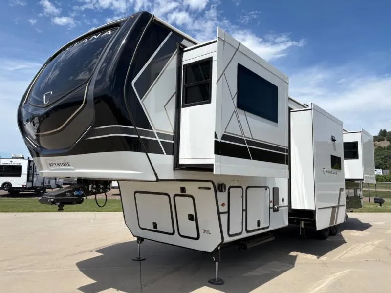 2026 Keystone Montana 3761FL - Photo 4