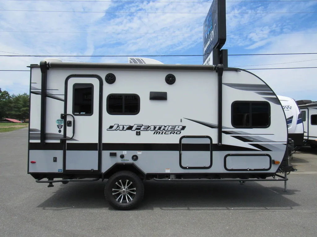 2023 Jayco Jay Feather Micro 166FBS - Photo 2