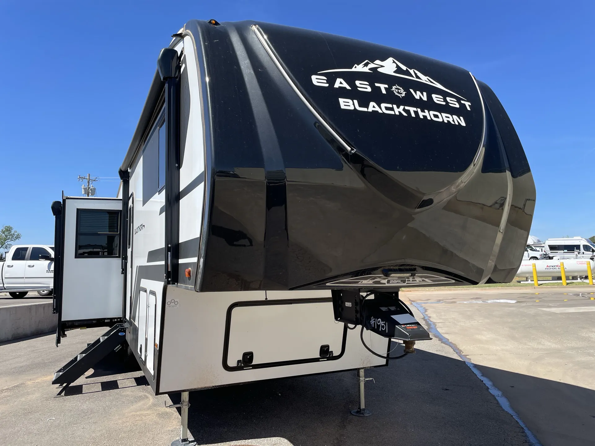 2025 East to West Blackthorn 28RL - Photo 2