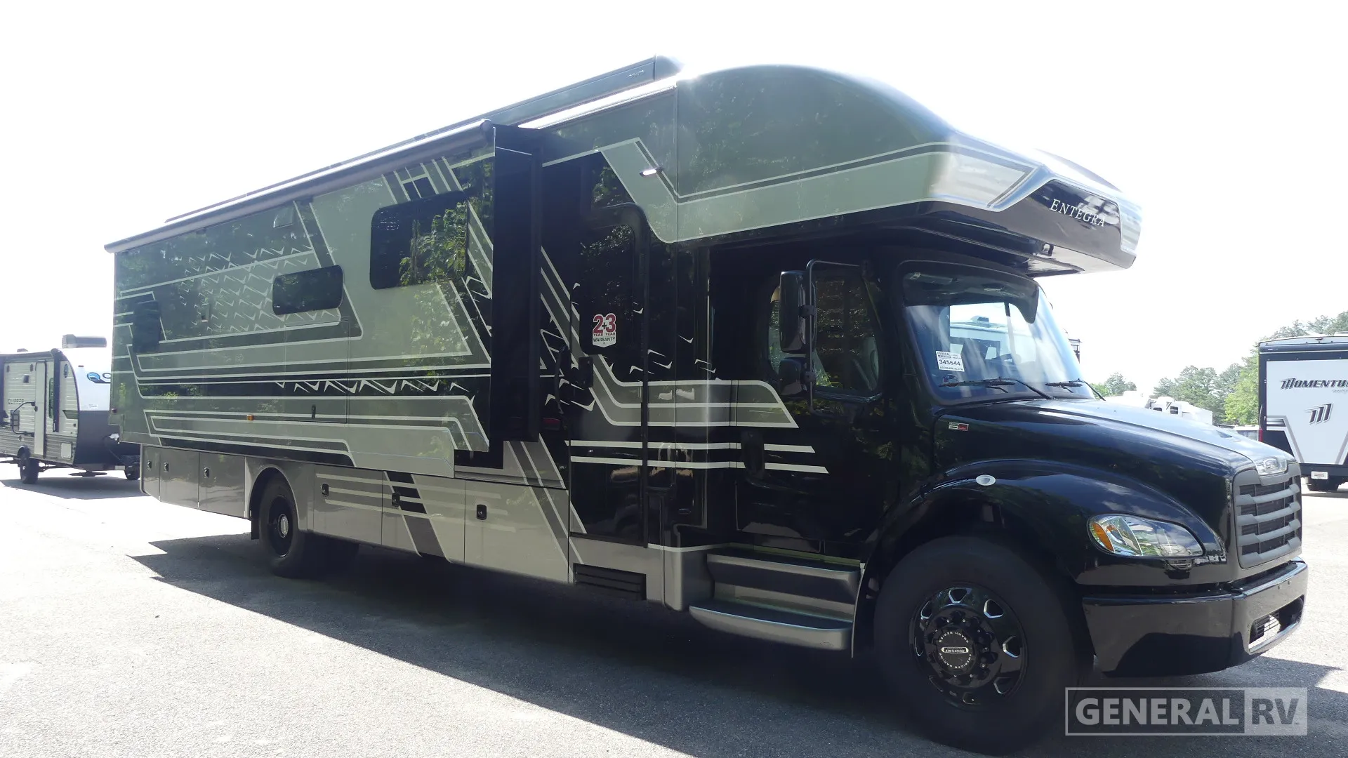 2026 Entegra Coach Accolade XL 37M - Photo 2