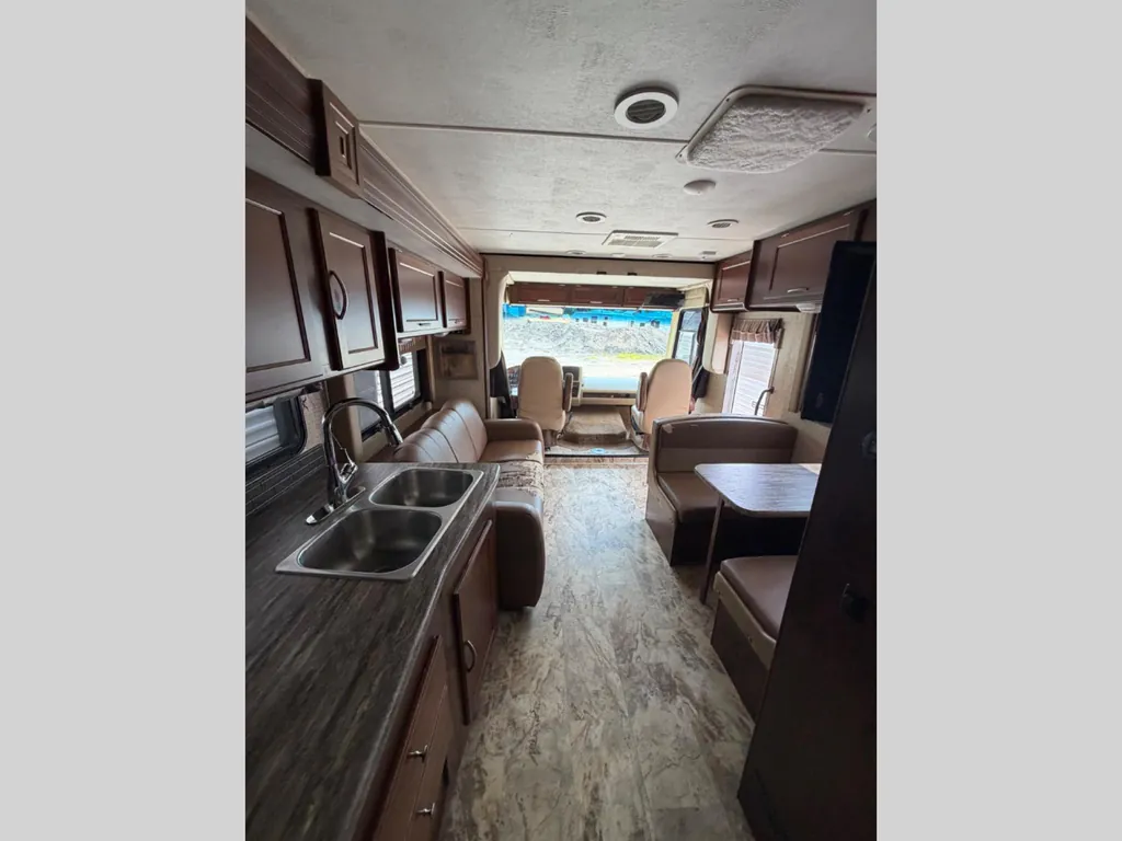 2016 Coachmen Pursuit 30FW, Photos photo 10