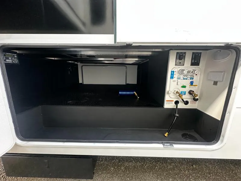 2026 Brinkley Model Z 3600, Photos photo 34