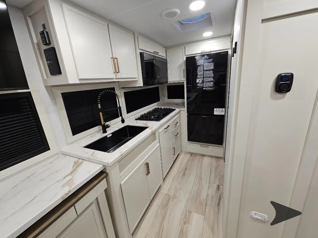 2026 Brinkley Model Ix 20X, Photos photo 16