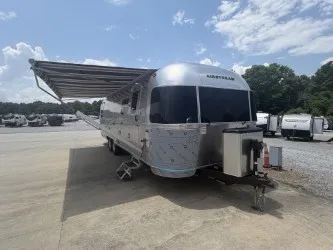 2026 Airstream Globetrotter 30RB - Photo 2