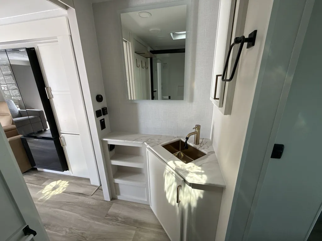 2026 Brinkley Model I 294, Photos photo 30