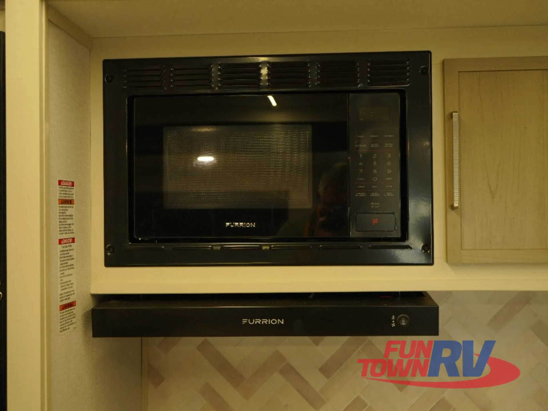 2027 Forest River Wildwood Heritage Glen 301FAM — Photo 7