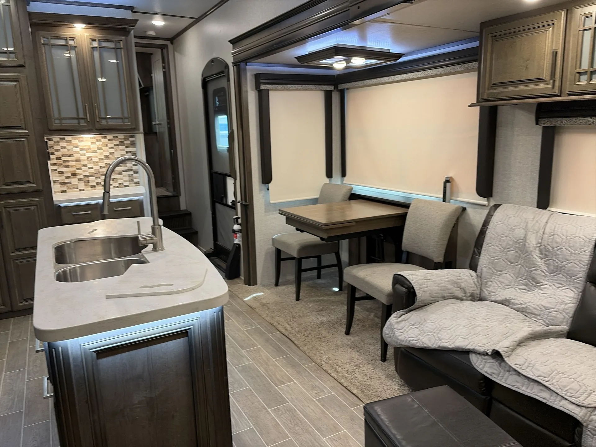 2020 Keystone Montana 3931FB — living area main
