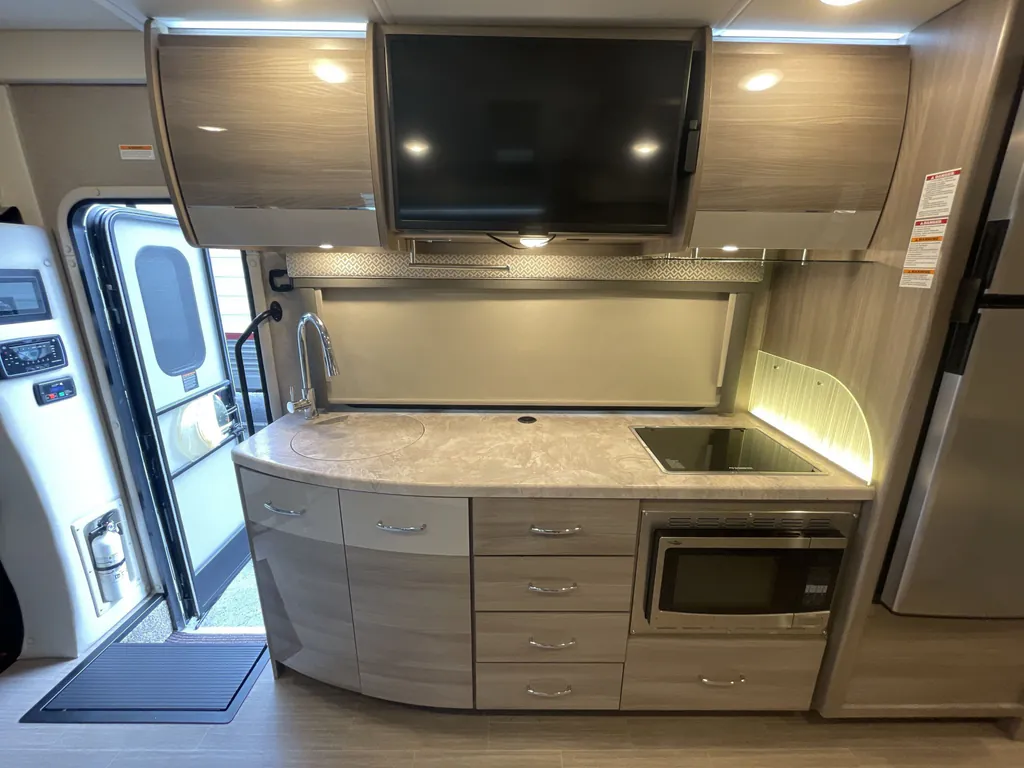 2023 Thor Motor Coach Tiburon 24FB, Photos photo 8