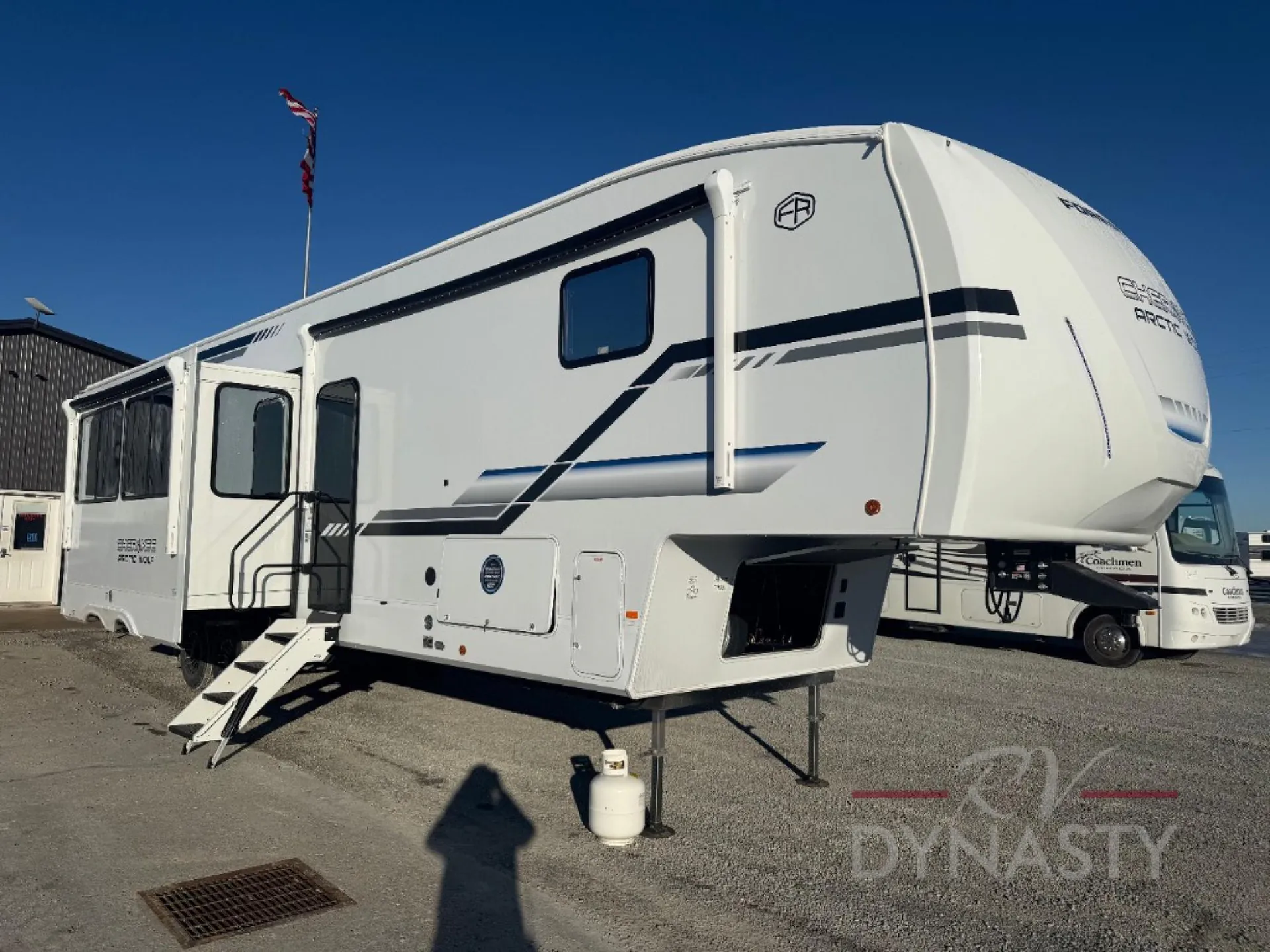 2026 Forest River Cherokee Arctic Wolf 38DST - Photo 2