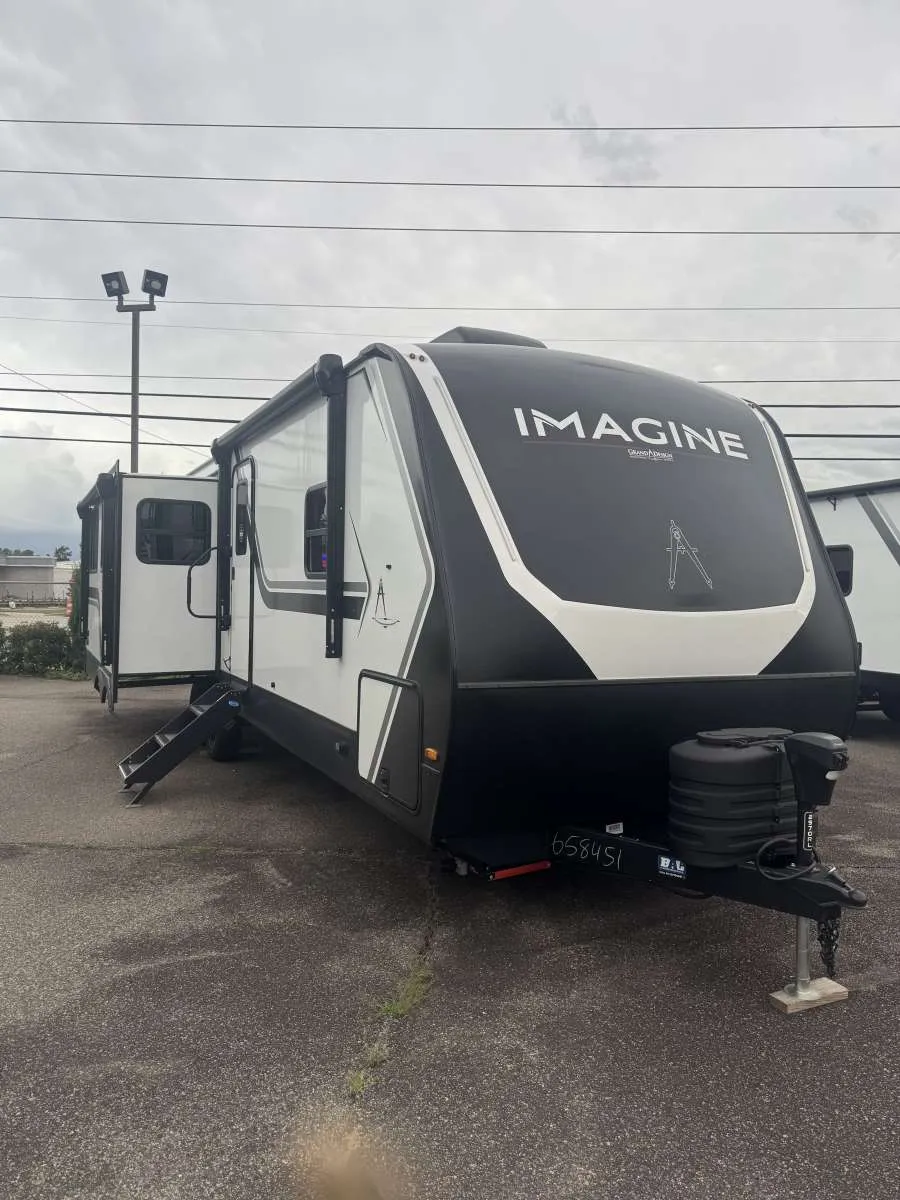2027 Grand Design Imagine 2970RL - Photo 2