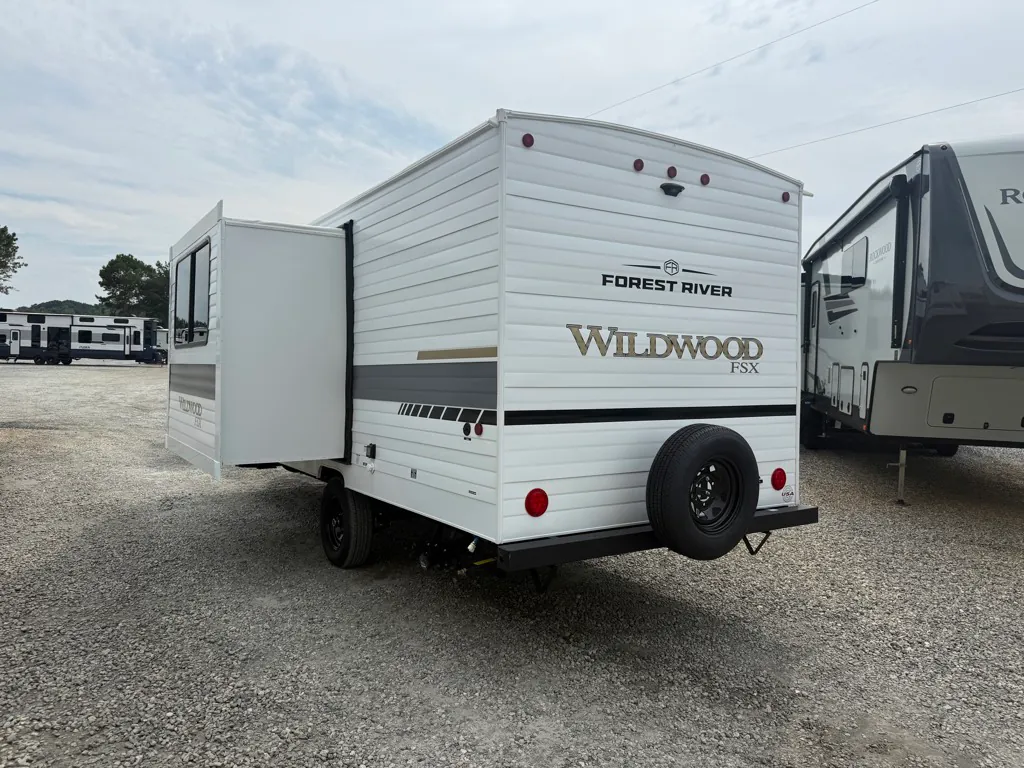 2027 Forest River Wildwood FSX 178BH, Photos photo 4