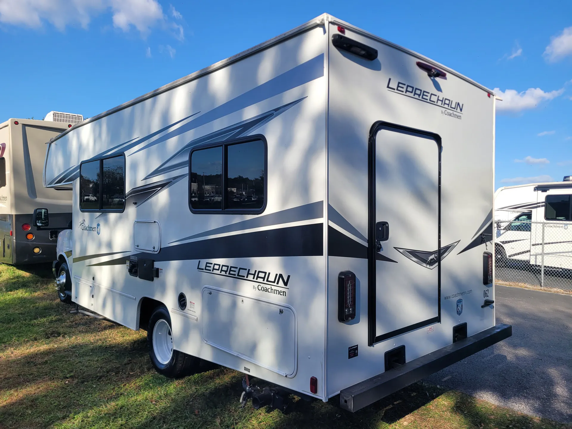 2025 Coachmen Leprechaun 220XG - Photo 4