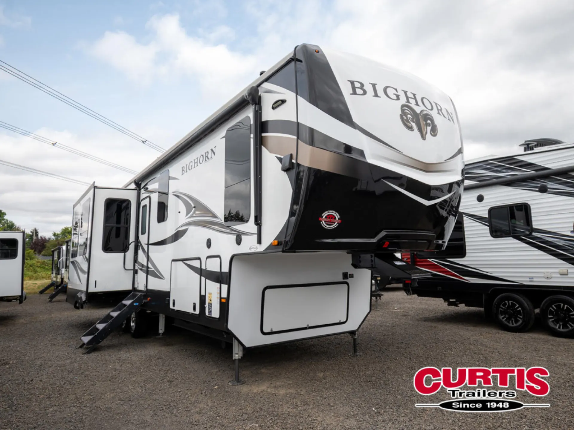 2021 Heartland Bighorn 3375SS - Photo 2